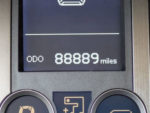 Used 2016 Lexus GX 460 w/ Premium Package image 33