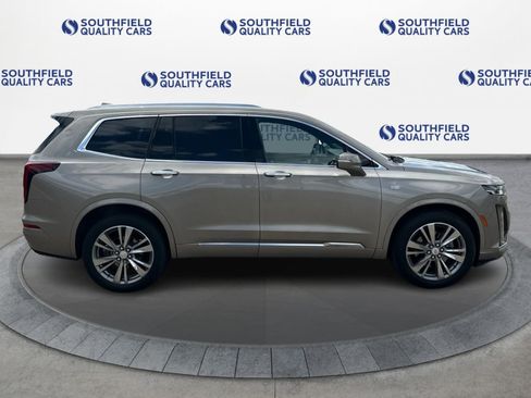 Used 2022 Cadillac XT6 Premium Luxury AWD/4WD image 8