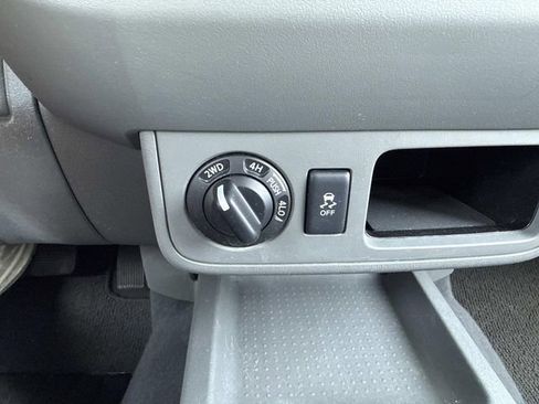 Used 2019 Nissan Frontier SV image 26