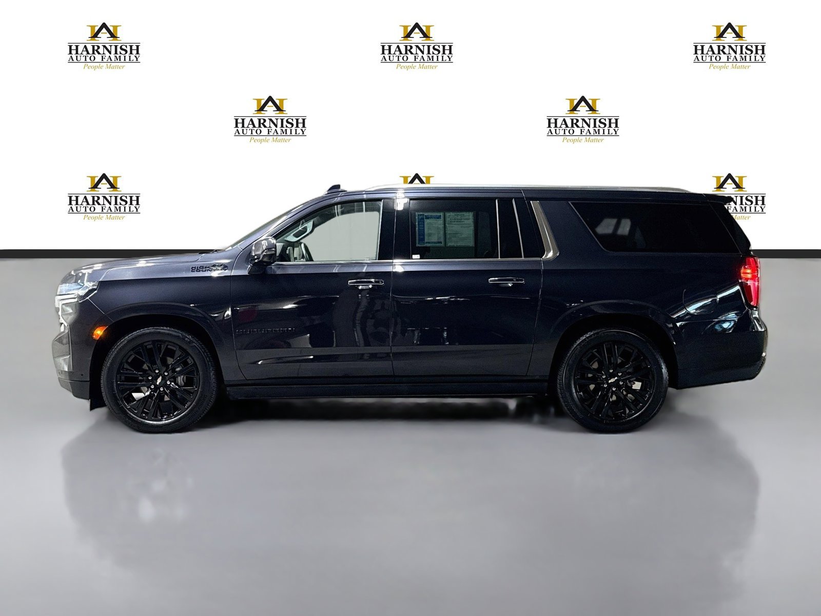 Used 2024 Chevrolet Suburban High Country w/ Advanced Technology Package AWD/4WD image 10