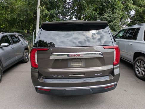 Used 2021 GMC Yukon XL SLT w/ SLT Premium Package AWD/4WD image 4