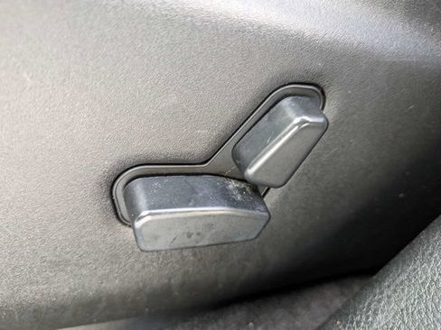 Used 2018 Jeep Grand Cherokee Altitude RWD image 21
