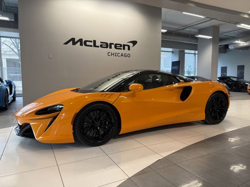 New 2026 McLaren Artura Spider RWD image 2