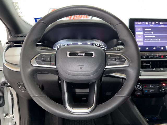 Used 2025 Jeep Compass Limited AWD/4WD image 8