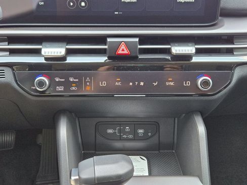 New 2026 Kia Sportage EX FWD image 16