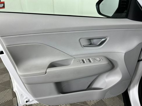 New 2026 Hyundai Kona SEL Premium image 11