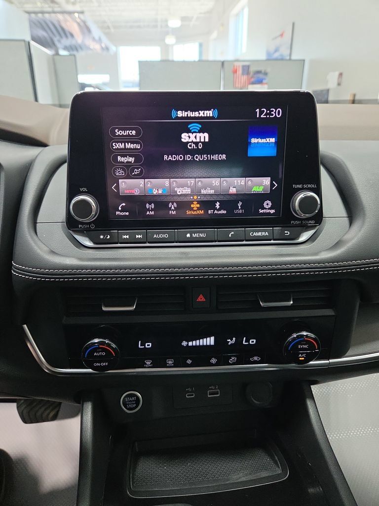 Used 2023 Nissan Rogue SV AWD/4WD image 5