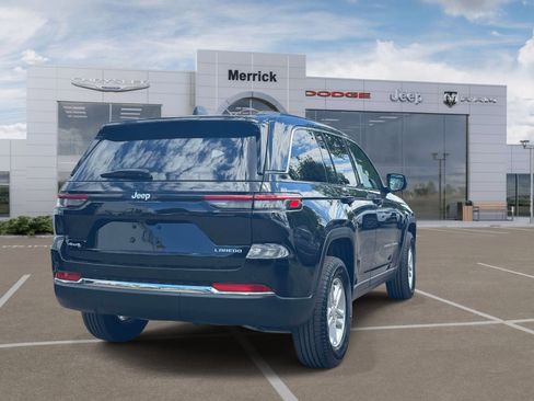 Used 2025 Jeep Grand Cherokee Laredo w/ Luxury Tech Group I AWD/4WD image 6