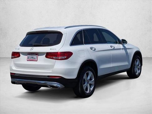 Used 2018 Mercedes-Benz GLC 300 4MATIC image 5