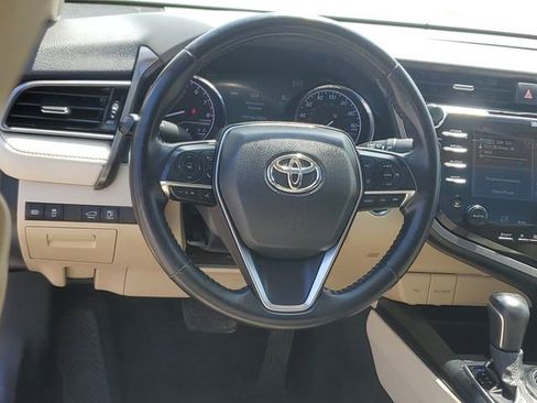 Used 2020 Toyota Camry XLE w/ Navigation Package FWD image 12