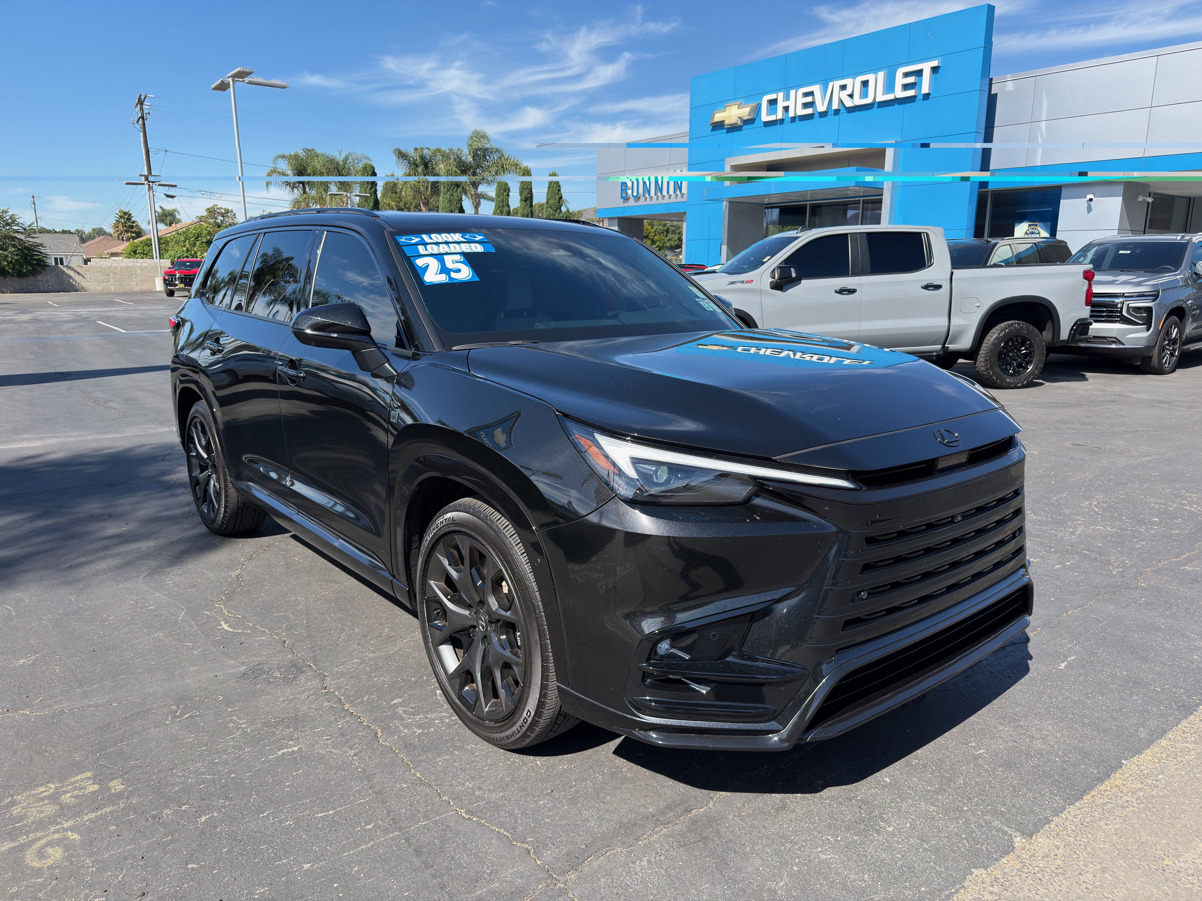 Used 2025 Lexus TX 500h AWD w/ Technology Package image 2