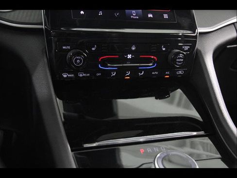 Used 2024 Jeep Grand Cherokee L Altitude AWD/4WD image 14