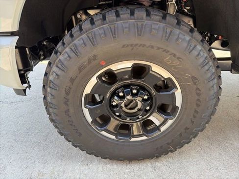 New 2026 Ford F250 Platinum w/ Tremor Off-Road Package AWD/4WD image 19
