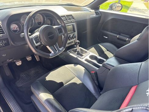 Used 2013 Dodge Challenger SRT8 w/ Harman Kardon Audio Group RWD image 11