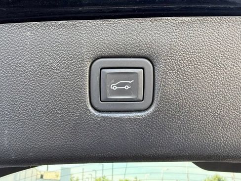 Certified 2024 Chevrolet Blazer LT w/ Convenience Package FWD image 8