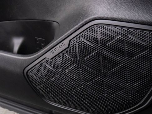 Used 2025 Toyota RAV4 LE image 27