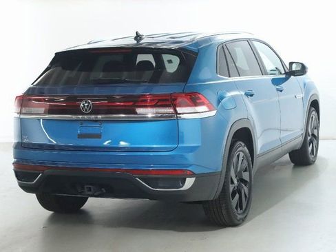 Used 2024 Volkswagen Atlas Cross Sport SE w/ Black Wheel Package FWD image 45