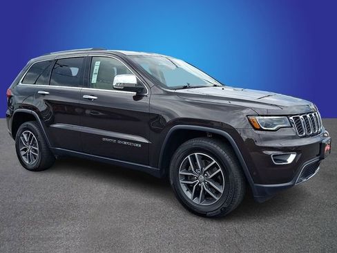 Used 2017 Jeep Grand Cherokee Limited w/ Luxury Group II AWD/4WD image 3