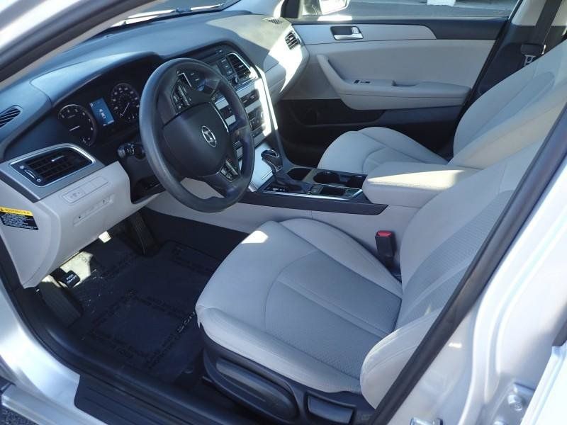 Used 2015 Hyundai Sonata SE FWD image 9