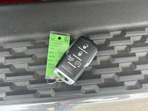 Used 2025 RAM 1500 Laramie AWD/4WD image 15
