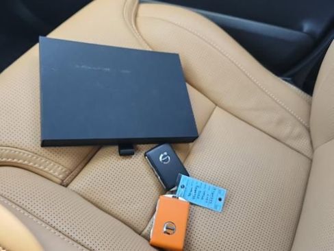 Used 2024 Volvo XC90 B6 Ultimate w/ Protection Package Premier image 5