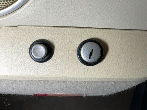 Used 2007 Lincoln Town Car Signature RWD image 45