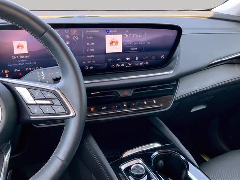 Certified 2025 Buick Envision Preferred AWD/4WD image 7