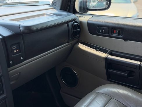 Used 2005 HUMMER H2 w/ Preferred Equipment Group AWD/4WD image 26