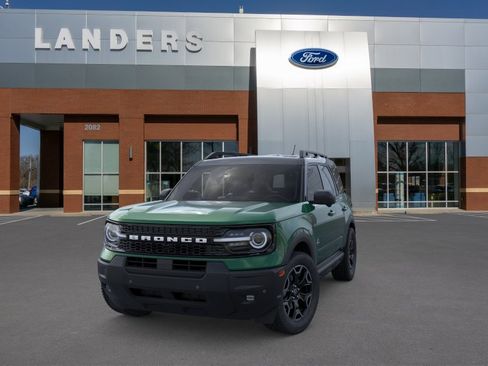 New 2025 Ford Bronco Sport Outer Banks w/ Outer Banks Tech Package+ AWD/4WD image 2