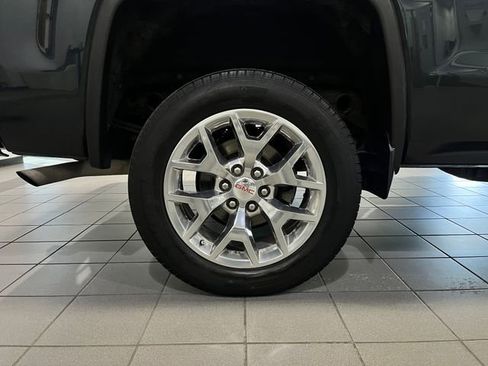 Used 2018 GMC Sierra 1500 SLT w/ SLT Premium Package AWD/4WD image 9