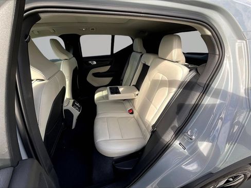 Used 2024 Volvo XC40 B5 Ultimate w/ Climate Package AWD/4WD image 22