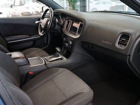 Used 2022 Dodge Charger SXT image 38