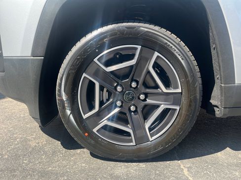 New 2026 Jeep Cherokee Limited image 10