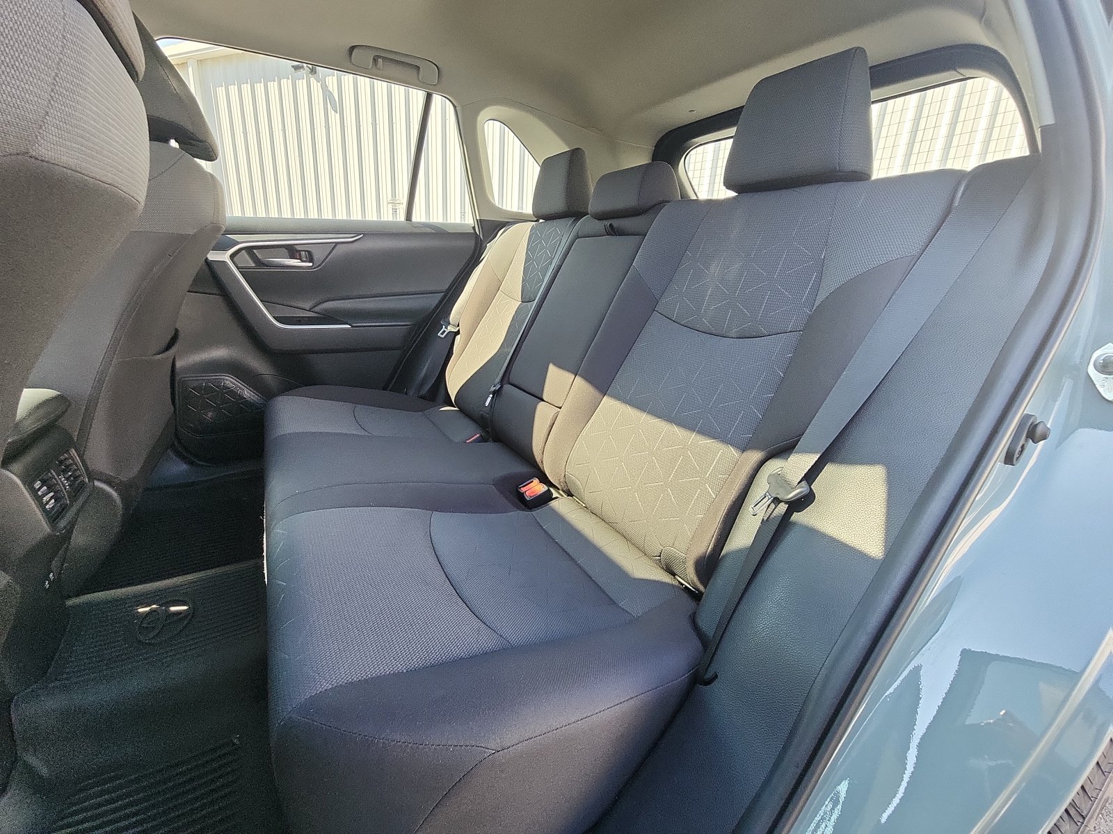 Used 2020 Toyota RAV4 XLE w/ Convenience Package AWD/4WD image 23