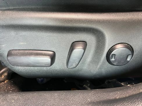 Used 2016 Toyota Camry SE FWD image 17