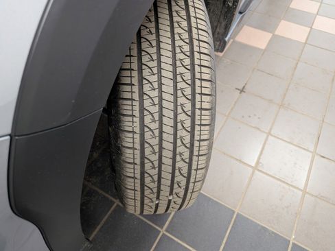 Used 2025 Subaru Outback Premium image 32