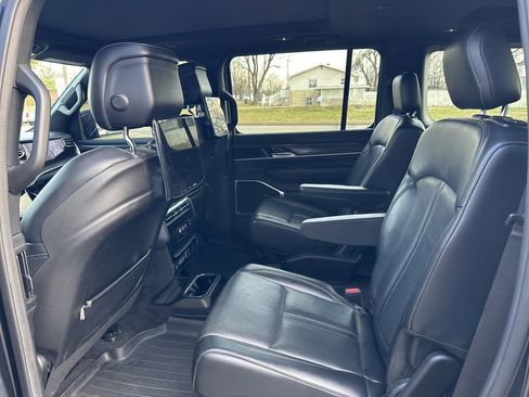 Used 2022 Jeep Wagoneer Series III w/ Premium Group I image 13