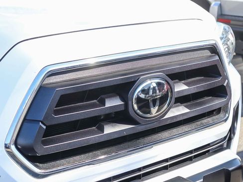Used 2020 Toyota Tacoma SR5 image 6