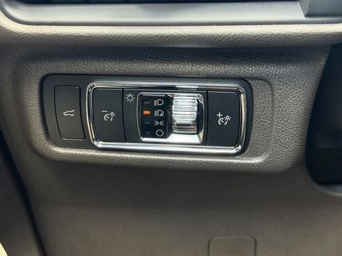 Used 2022 Lincoln Corsair FWD w/ Equipment Group 101A image 26