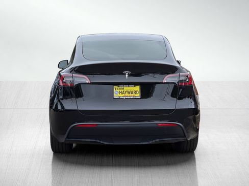 Used 2023 Tesla Model Y 2WD image 6