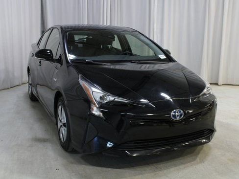 Used 2017 Toyota Prius Three image 38