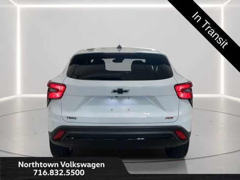 Used 2024 Chevrolet Trax RS w/ Driver Confidence Package FWD image 4