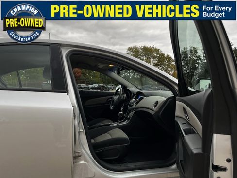 Used 2014 Chevrolet Cruze LS image 34
