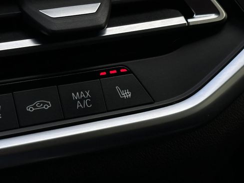 Used 2019 BMW X5 xDrive40i w/ M Sport Package AWD/4WD image 10