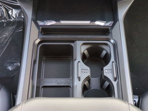 New 2026 Ford F250 Lariat w/ Black Appearance Package image 19