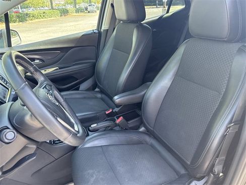 Used 2022 Buick Encore Preferred w/ Safety Package image 14