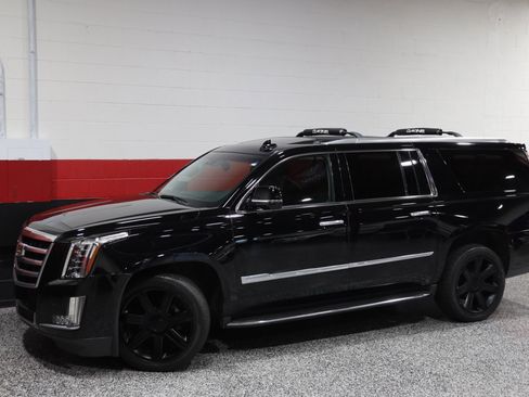 Used 2016 Cadillac Escalade ESV Luxury image 18