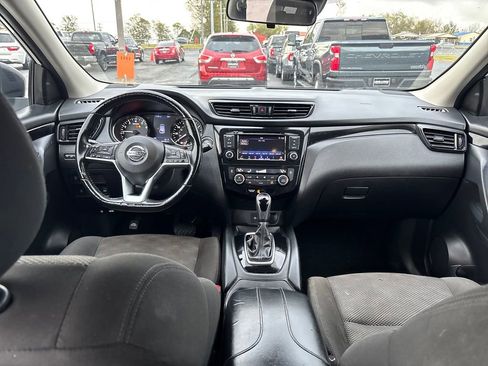 Used 2021 Nissan Rogue Sport SV image 17