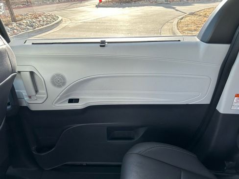 Used 2024 Toyota Sienna XSE image 25