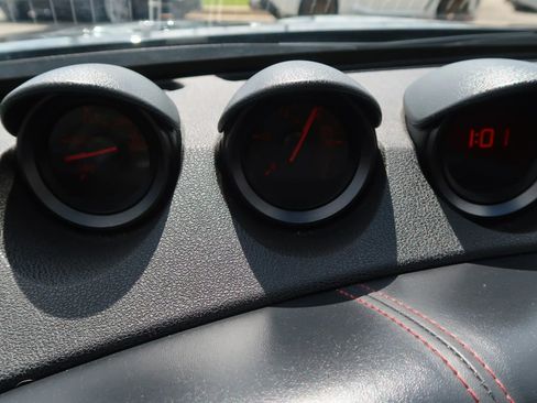 Used 2019 Nissan 370Z NISMO RWD image 29